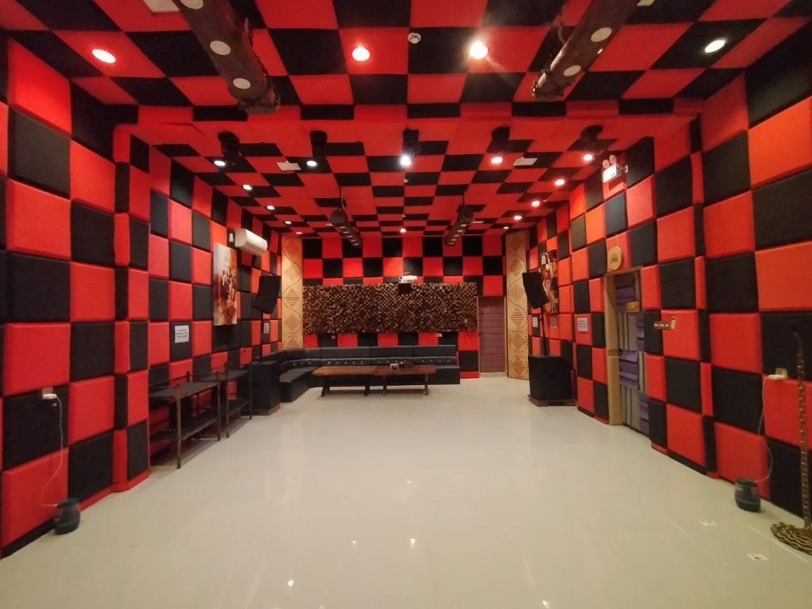 DISCO Room